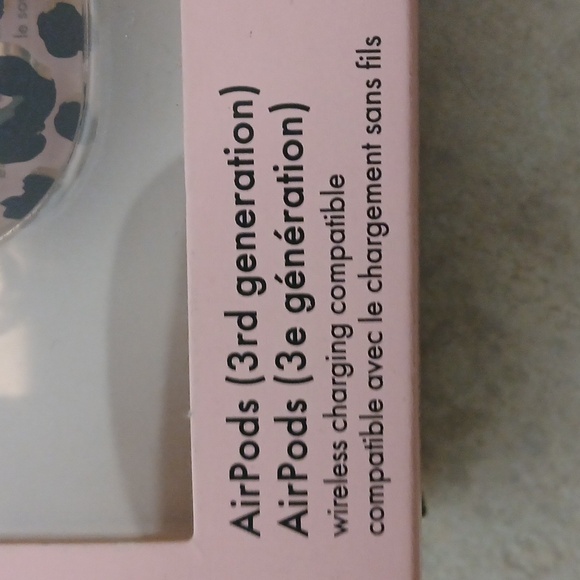 Kate Spade New York AirPods 3rd Generation AirPods Case - Leopard - Picture 5 of 7
